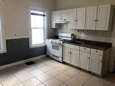 3 bed, 1 bath apartment for rent at 28 Litchfield Unit 1, Brighton — photo 1 of 10