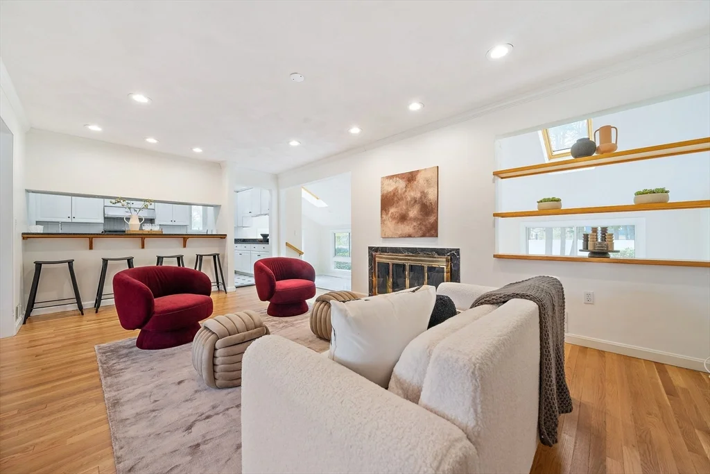 5 bed, 4+ bath apartment for rent at 28 Mansfield Rd, Wellesley — photo 3 of 41