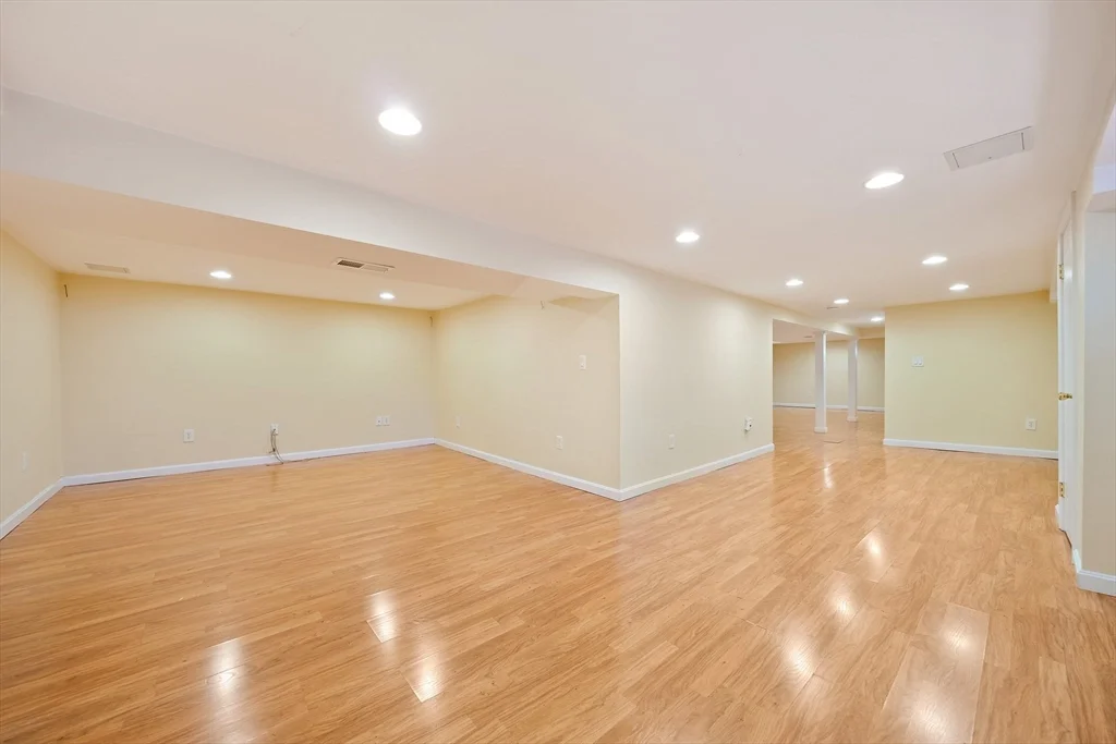 5 bed, 4+ bath apartment for rent at 28 Mansfield Rd, Wellesley — photo 31 of 41