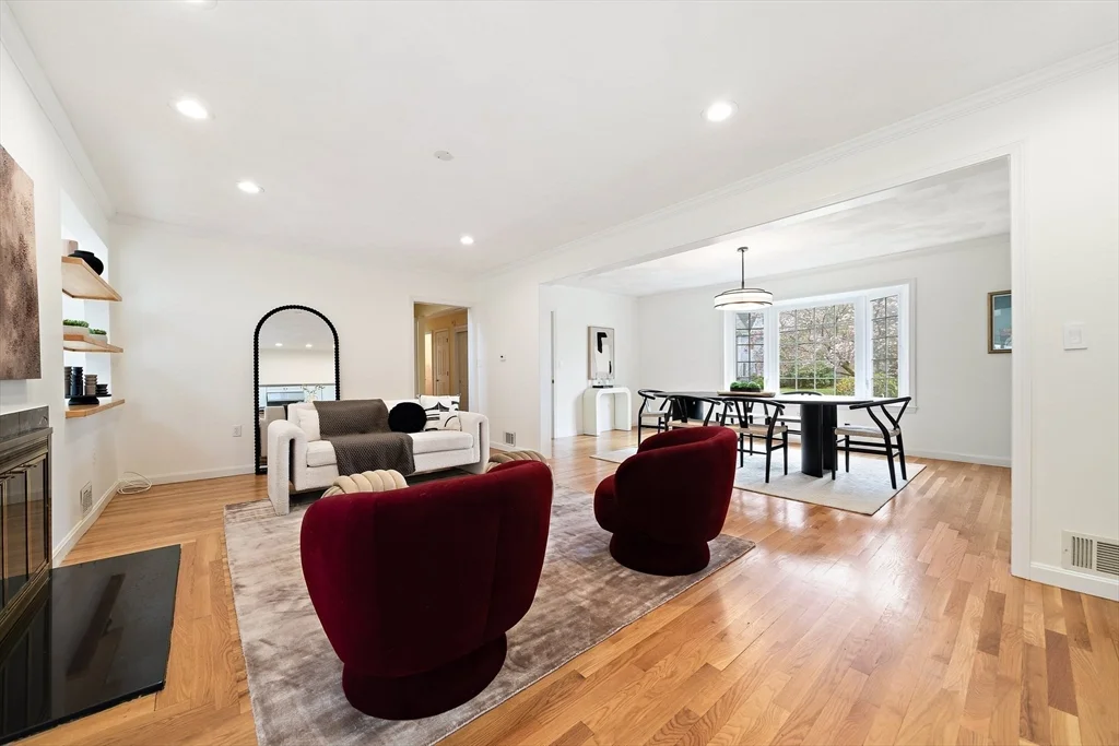5 bed, 4+ bath apartment for rent at 28 Mansfield Rd, Wellesley — photo 5 of 41
