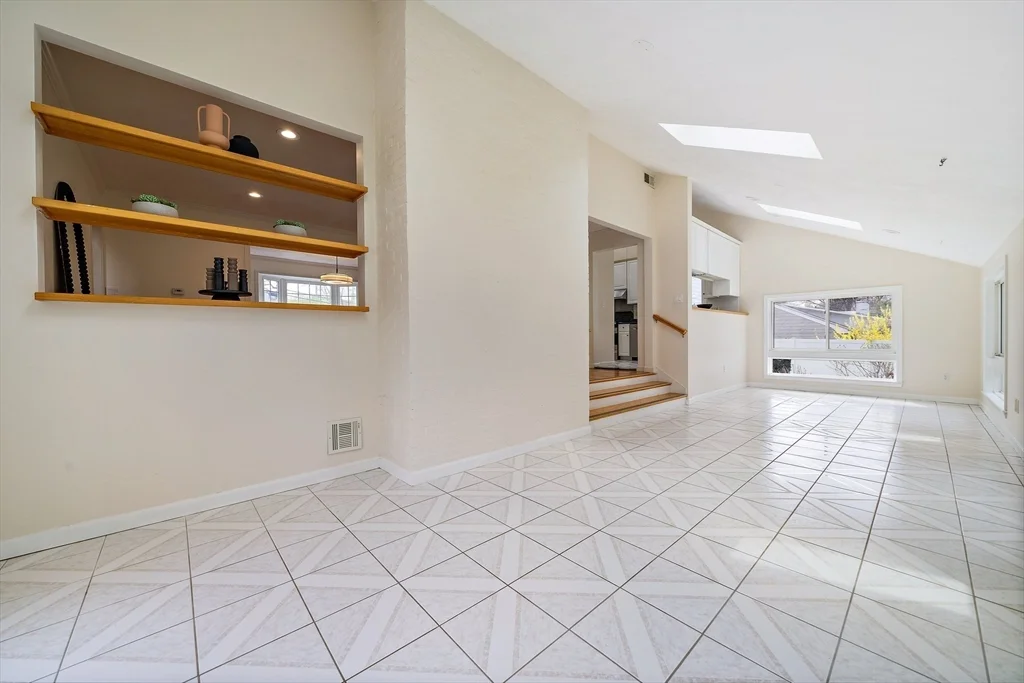 5 bed, 4+ bath apartment for rent at 28 Mansfield Rd, Wellesley — photo 15 of 41