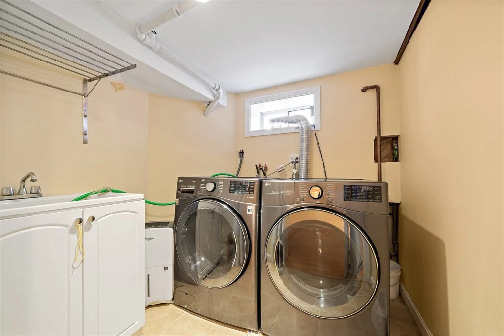 5 bed, 4+ bath apartment for rent at 28 Mansfield Rd, Wellesley — photo 35 of 41