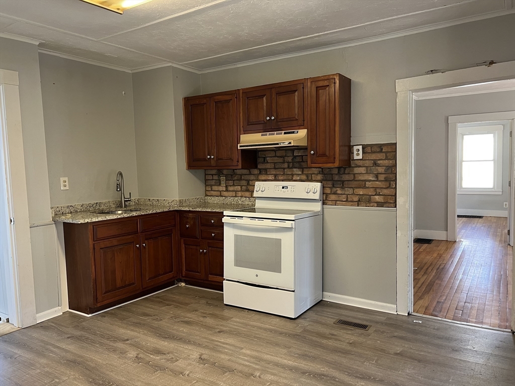 2 bed, 1 bath apartment for rent at 28 Maple Unit 1, Fitchburg — photo 6 of 18