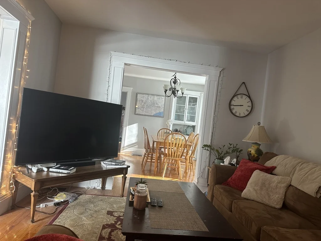 2 bed, 1 bath apartment for rent at 28 Marion Unit 1, Belmont — photo 2 of 10