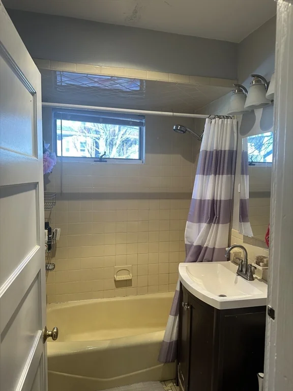 2 bed, 1 bath apartment for rent at 28 Marion Unit 1, Belmont — photo 9 of 10