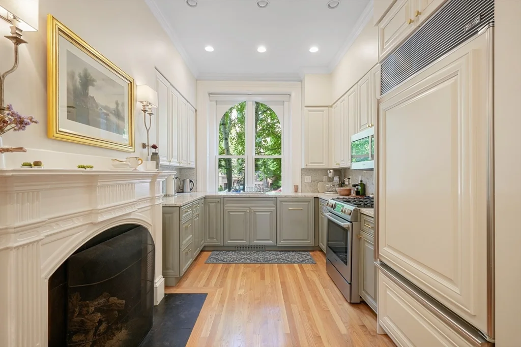 2 bed, 2 bath apartment for rent at 28 Marlborough St Unit 1, Back Bay — photo 9 of 22