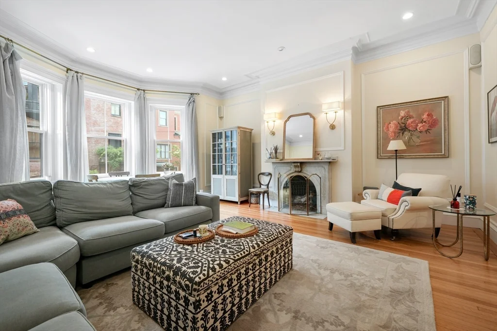 2 bed, 2 bath apartment for rent at 28 Marlborough St Unit 1, Back Bay — photo 3 of 22