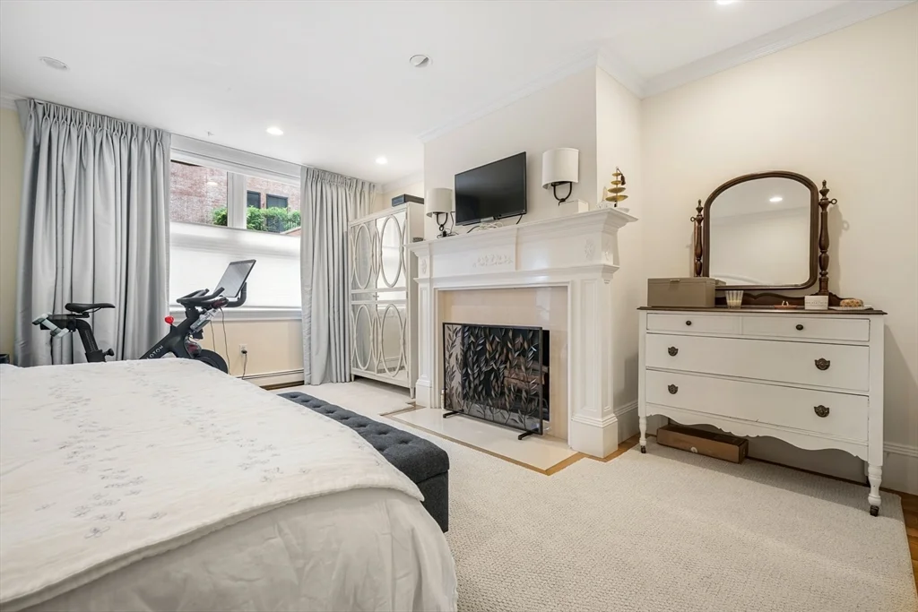 2 bed, 2 bath apartment for rent at 28 Marlborough St Unit 1, Back Bay — photo 12 of 22