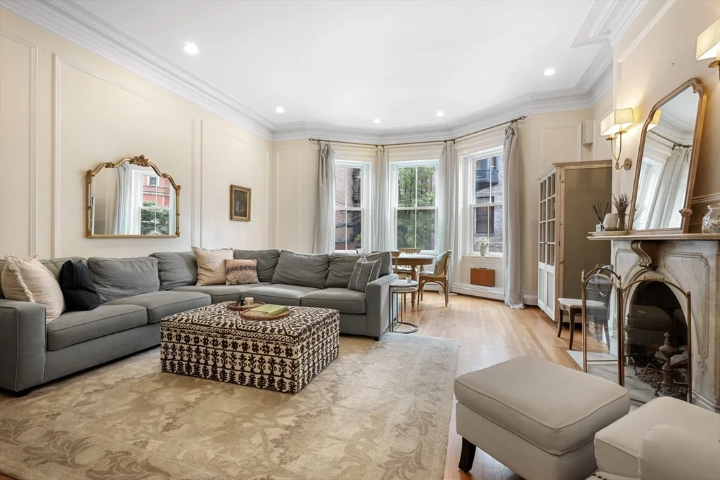 2 bed, 2 bath apartment for rent at 28 Marlborough St Unit 1, Back Bay