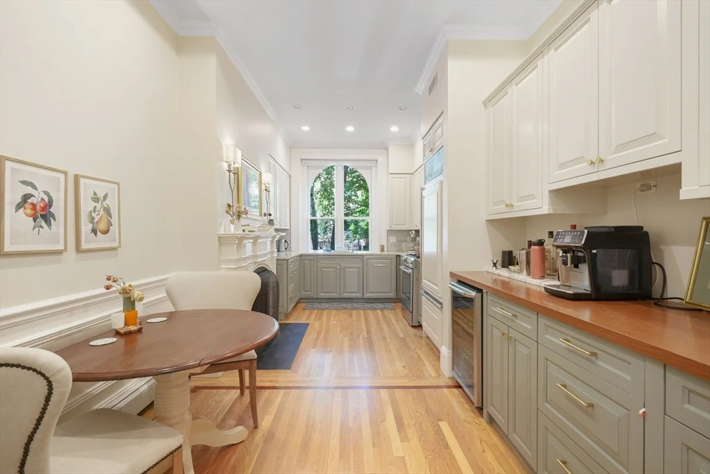 2 bed, 2 bath apartment for rent at 28 Marlborough St Unit 1, Back Bay — photo 7 of 22