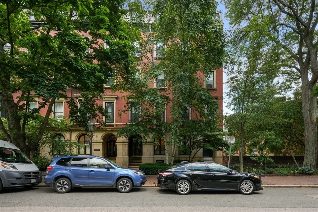 2 bed, 2 bath apartment for rent at 28 Marlborough St Unit 2, Back Bay — photo 20 of 21
