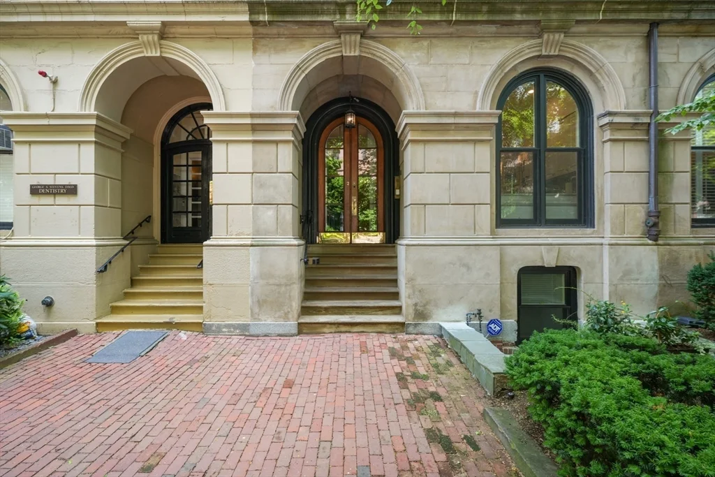 2 bed, 2 bath apartment for rent at 28 Marlborough St Unit 2, Back Bay — photo 18 of 21