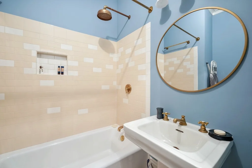 2 bed, 2 bath apartment for rent at 28 Marlborough St Unit 2, Back Bay — photo 13 of 21