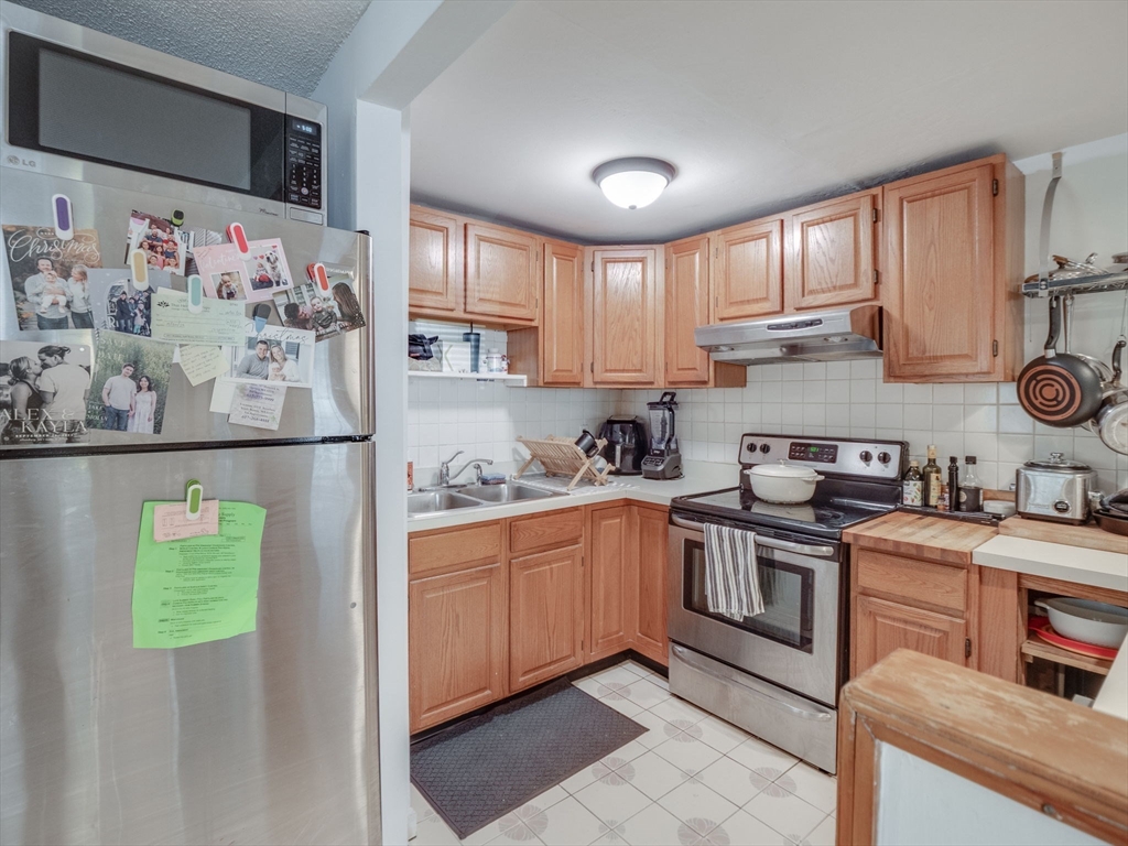 1 bed, 1 bath apartment for rent at 28 Mercer Unit 1, South Boston — photo 7 of 28