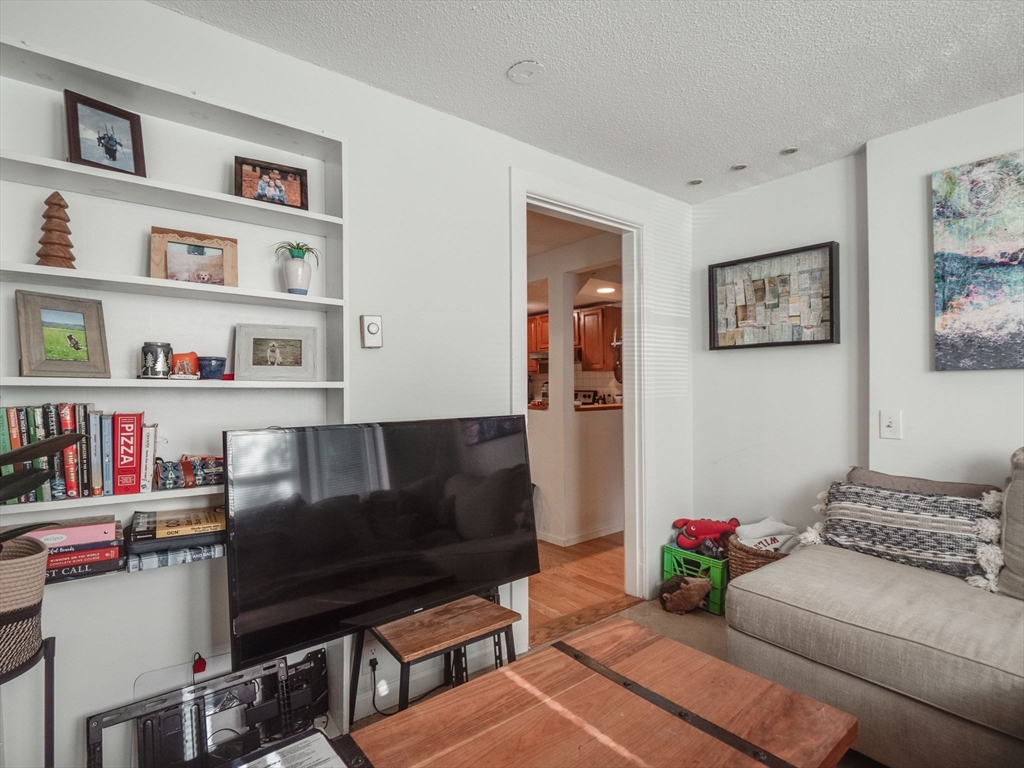 1 bed, 1 bath apartment for rent at 28 Mercer Unit 1, South Boston — photo 4 of 28