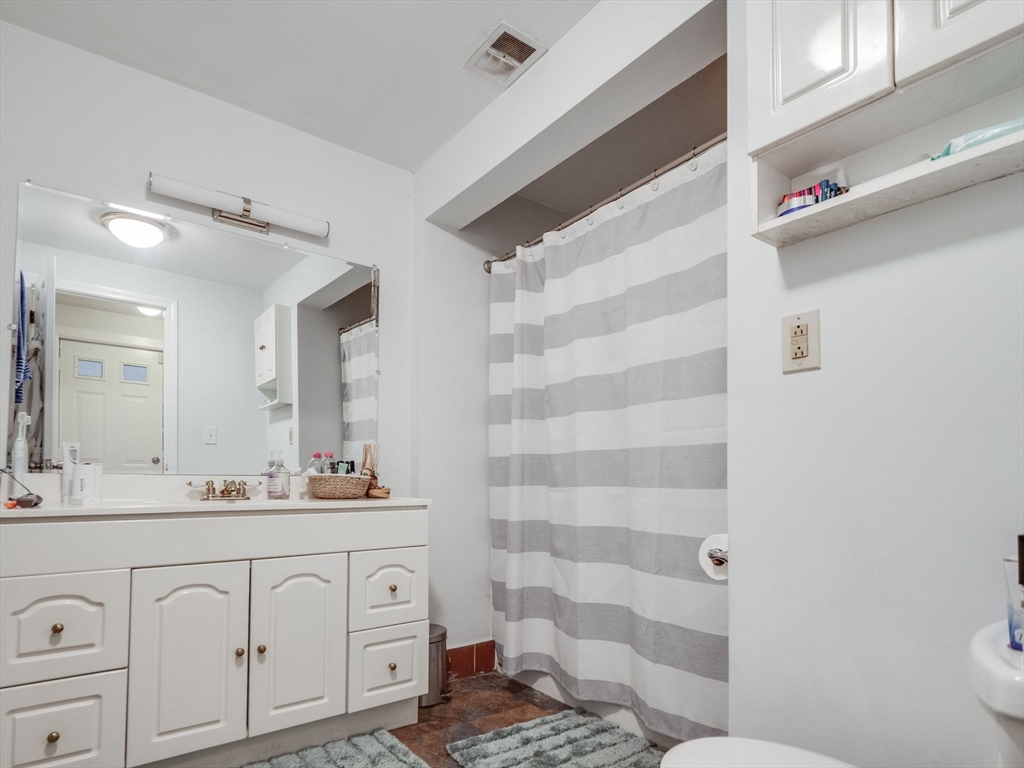 1 bed, 1 bath apartment for rent at 28 Mercer Unit 1, South Boston — photo 18 of 28