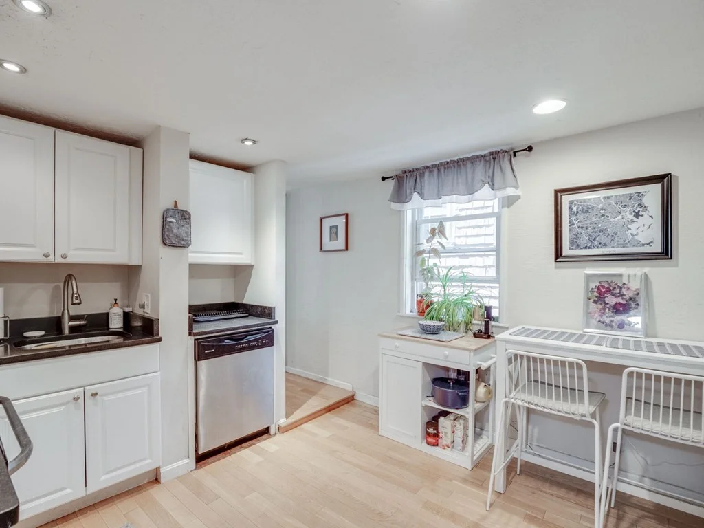 1 bed, 1 bath apartment for rent at 28 Mercer Unit 2, South Boston — photo 8 of 23