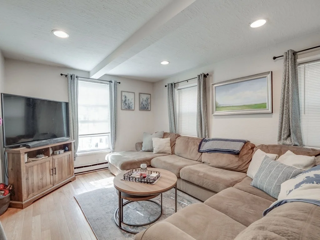 1 bed, 1 bath apartment for rent at 28 Mercer Unit 2, South Boston — photo 2 of 23