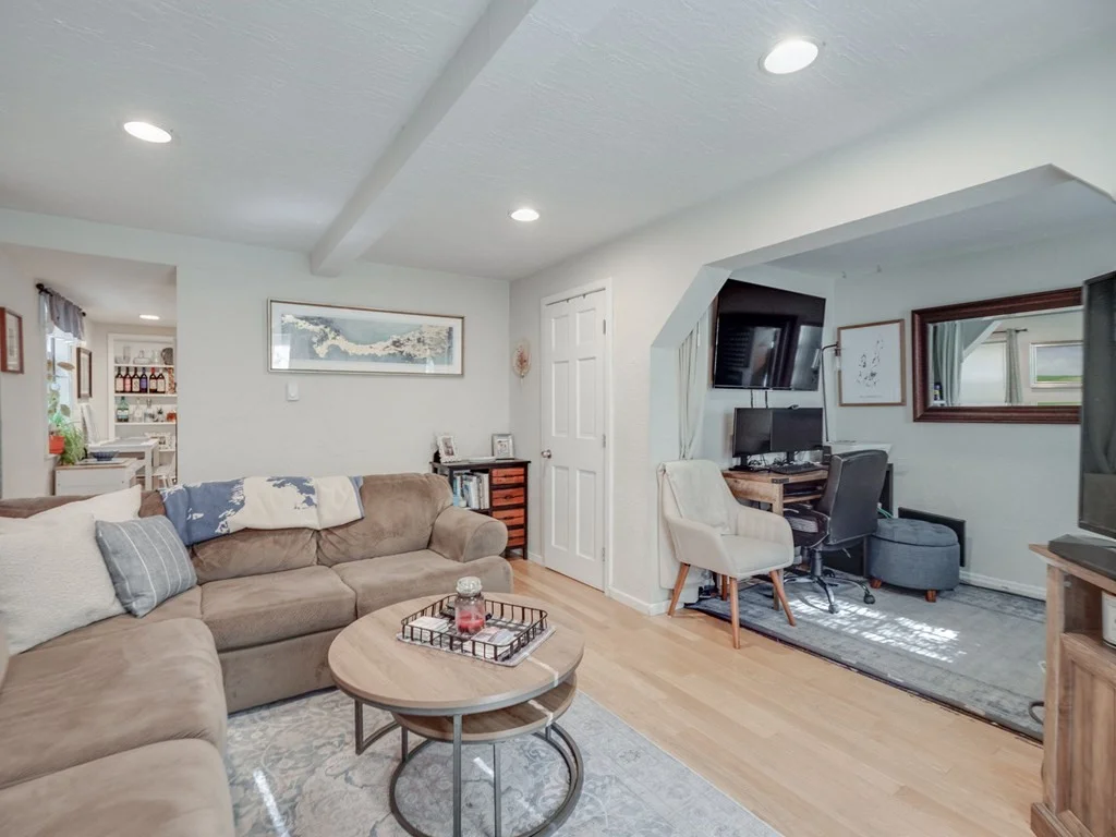 1 bed, 1 bath apartment for rent at 28 Mercer Unit 2, South Boston — photo 4 of 23