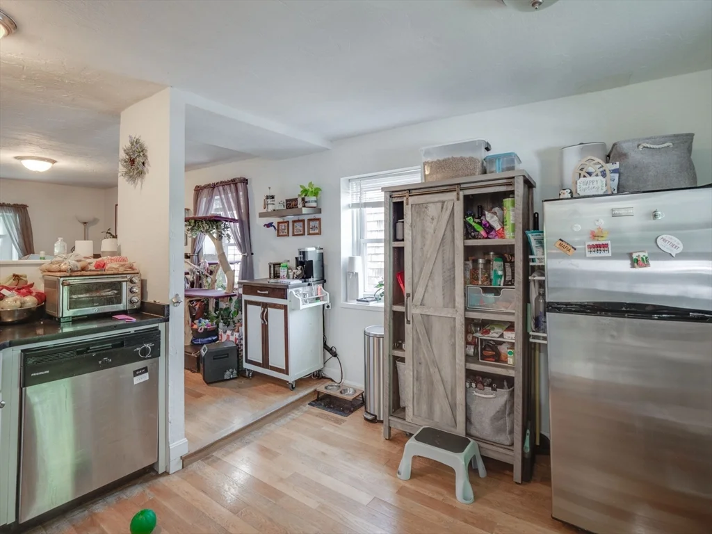 1 bed, 1 bath apartment for rent at 28 Mercer Unit 3, South Boston — photo 9 of 27