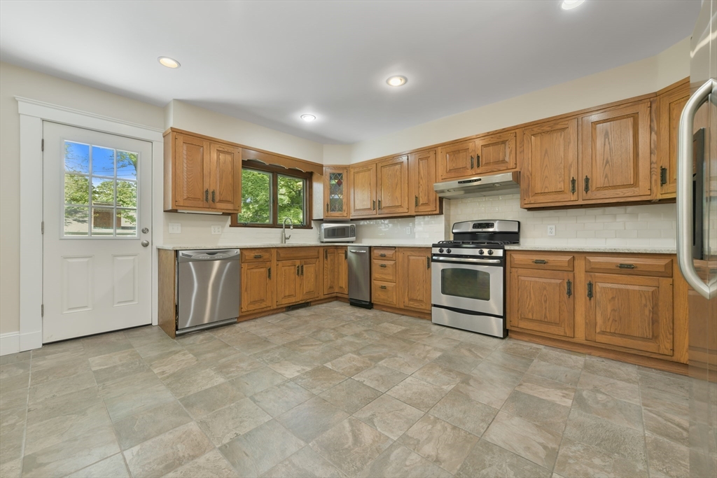 5 bed, 2 bath apartment for rent at 28 Meredith St, West Roxbury — photo 13 of 37