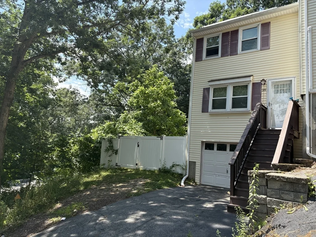 2 bed, 1 bath apartment for rent at 28 Mildred Ave Unit 1, Worcester — photo 3 of 3