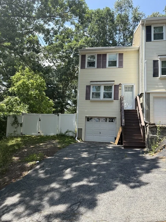 2 bed, 1 bath apartment for rent at 28 Mildred Ave Unit 1, Worcester — photo 2 of 3
