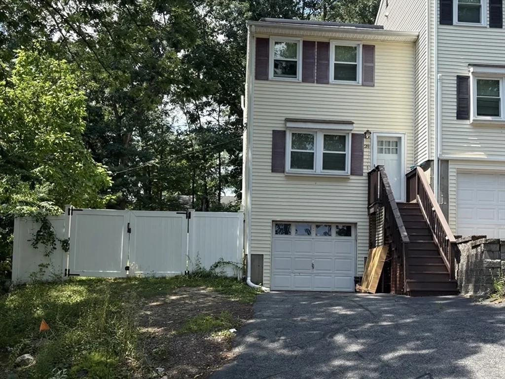 2 bed, 1 bath apartment for rent at 28 Mildred Ave Unit 1, Worcester — photo 1 of 3