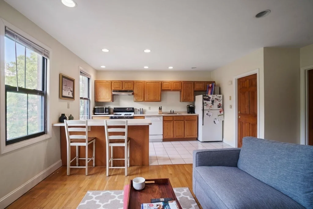 1 bed, 1 bath apartment for rent at 28 Milford Unit 3, South End — photo 5 of 22