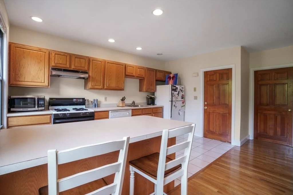 1 bed, 1 bath apartment for rent at 28 Milford Unit 3, South End — photo 6 of 22