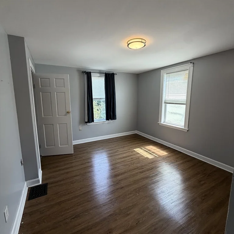 3 bed, 1 bath apartment for rent at 28 Minot St Unit 3, Lynn — photo 10 of 13
