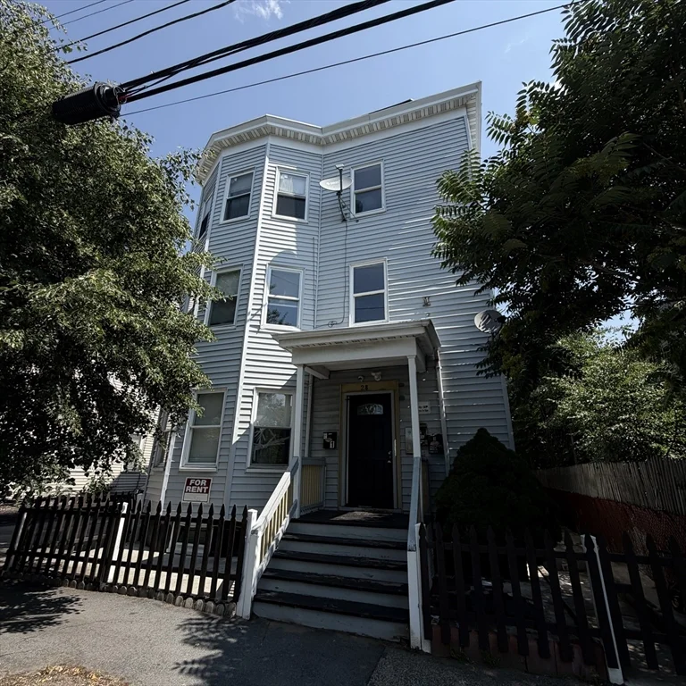 3 bed, 1 bath apartment for rent at 28 Minot St Unit 3, Lynn — photo 1 of 13