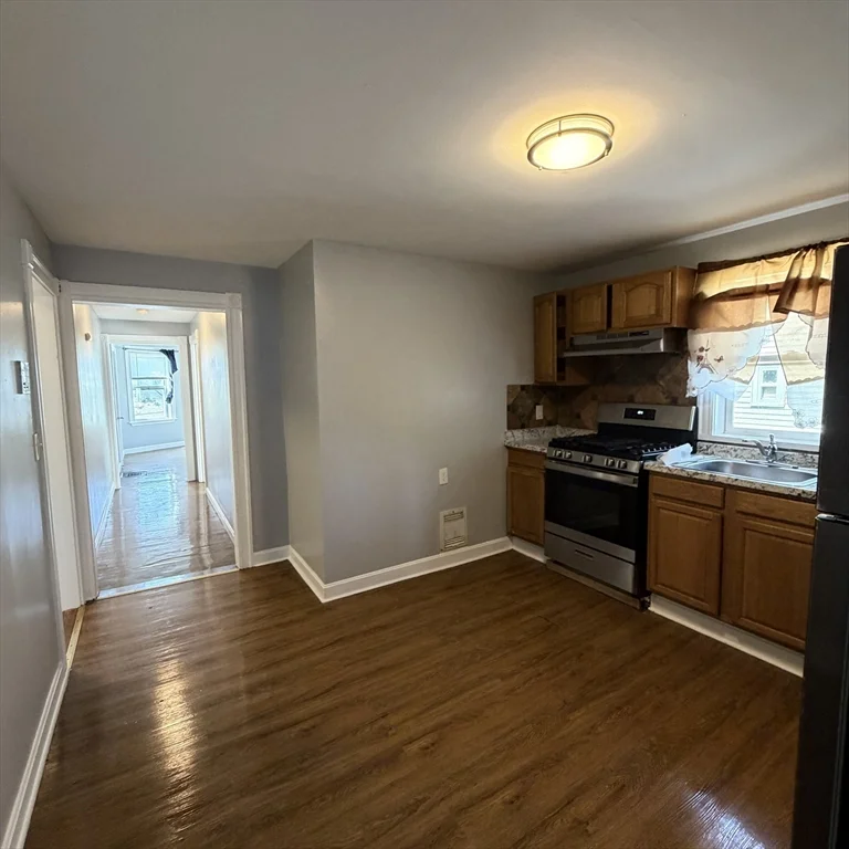 3 bed, 1 bath apartment for rent at 28 Minot St Unit 3, Lynn — photo 13 of 13