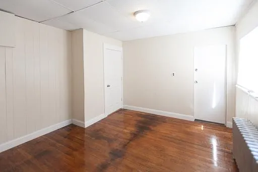 3 bed, 1 bath apartment for rent at 28 Monmouth St Unit 2, Eagle Hill — photo 7 of 12