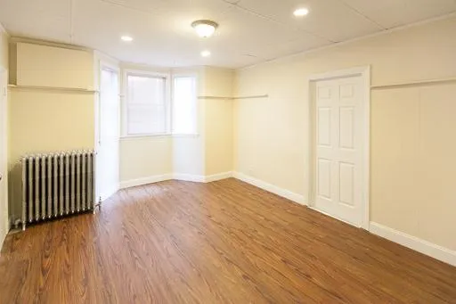 3 bed, 1 bath apartment for rent at 28 Monmouth St Unit 2, Eagle Hill — photo 9 of 12