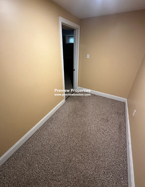 6 bed, 3 bath apartment for rent at 28 Montfern Ave Unit P, Oak Square — photo 9 of 26