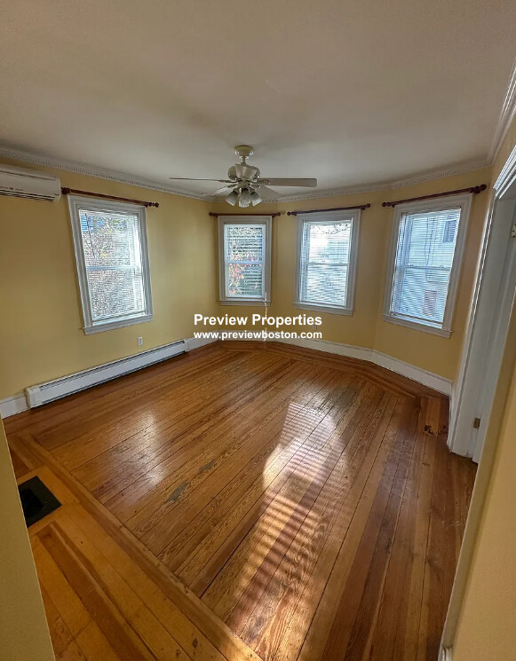 6 bed, 3 bath apartment for rent at 28 Montfern Ave Unit P, Oak Square — photo 3 of 26