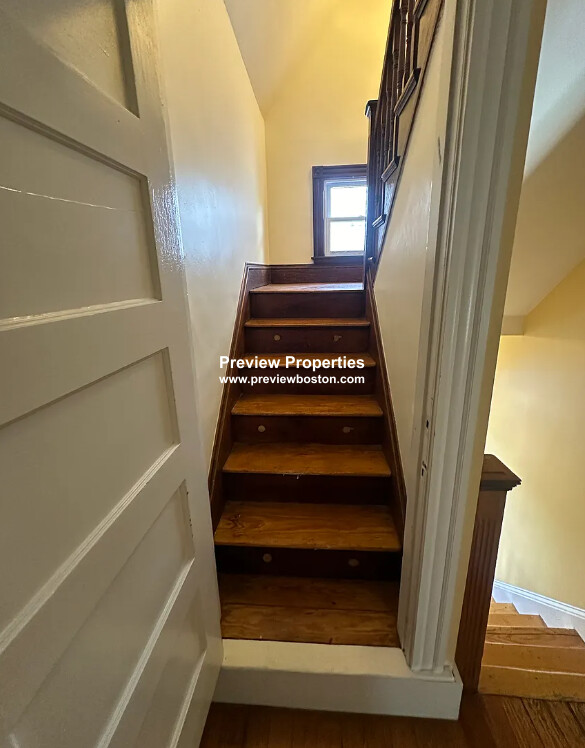 6 bed, 3 bath apartment for rent at 28 Montfern Ave Unit P, Oak Square — photo 21 of 26