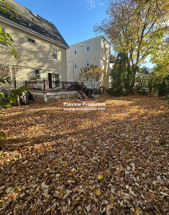 6 bed, 3 bath apartment for rent at 28 Montfern Ave Unit P, Oak Square — photo 6 of 26