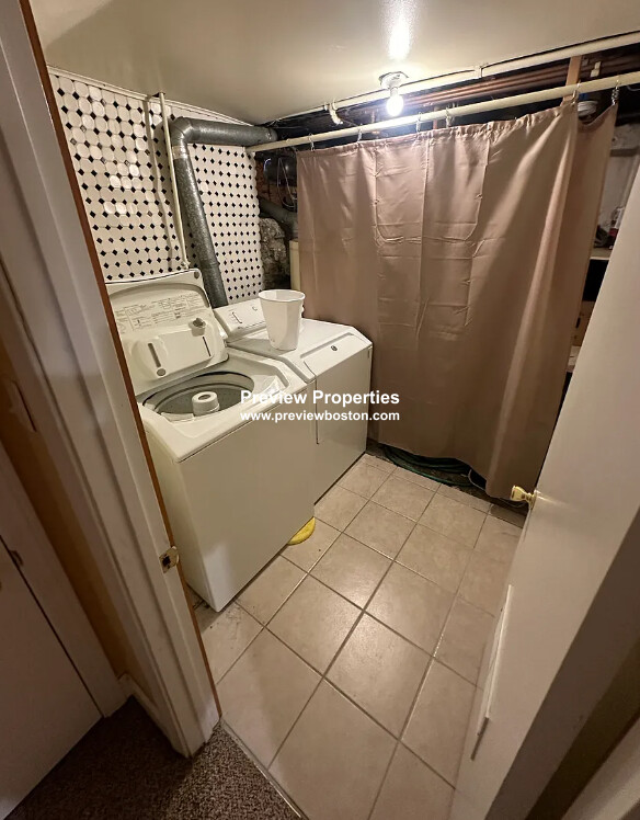 6 bed, 3 bath apartment for rent at 28 Montfern Ave Unit P, Oak Square — photo 10 of 26
