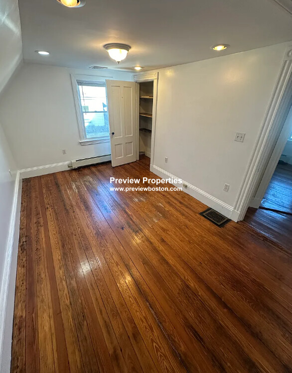 6 bed, 3 bath apartment for rent at 28 Montfern Ave Unit P, Oak Square — photo 25 of 26