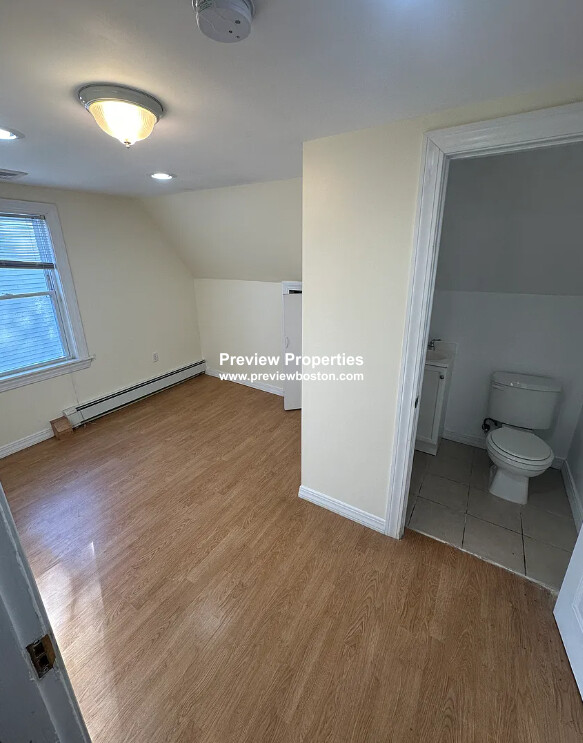 6 bed, 3 bath apartment for rent at 28 Montfern Ave Unit P, Oak Square — photo 23 of 26