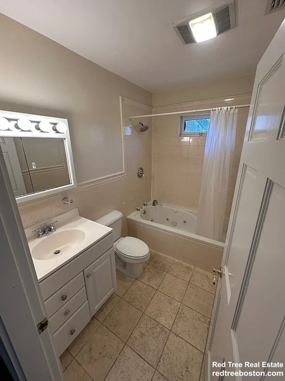 6 bed, 3 bath apartment for rent at 28 Montfern Unit 1, Brighton — photo 6 of 9