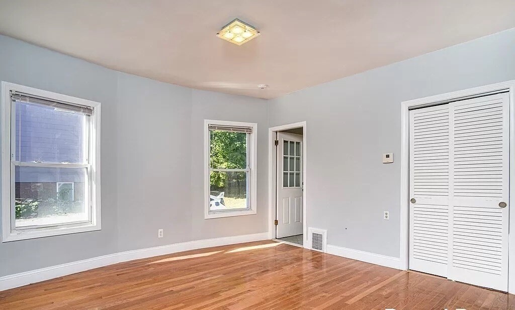 3 bed, 2 bath apartment for rent at 28 Moreland St Unit 1, Winter Hill — photo 4 of 10