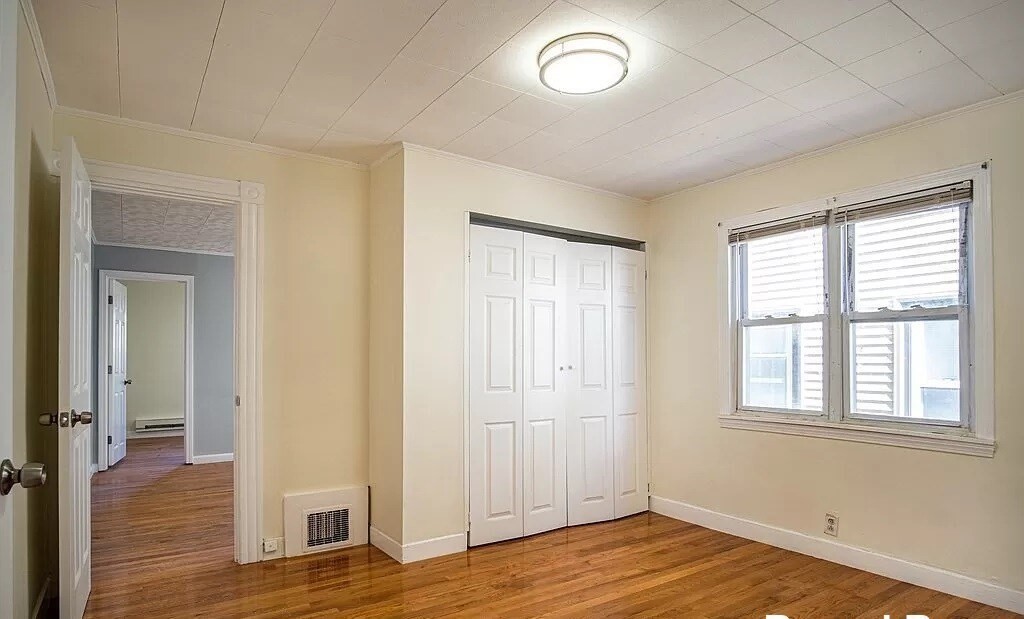 3 bed, 2 bath apartment for rent at 28 Moreland St Unit 1, Winter Hill — photo 8 of 10
