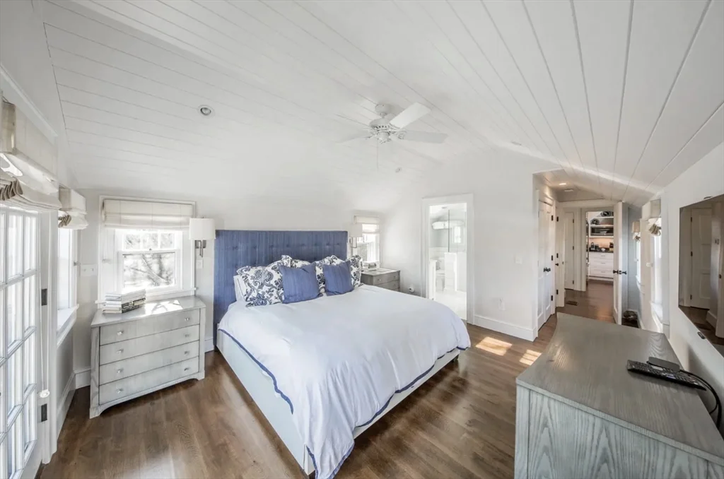 4 bed, 3 bath apartment for rent at 28 Morey Ln, Nantucket — photo 7 of 41