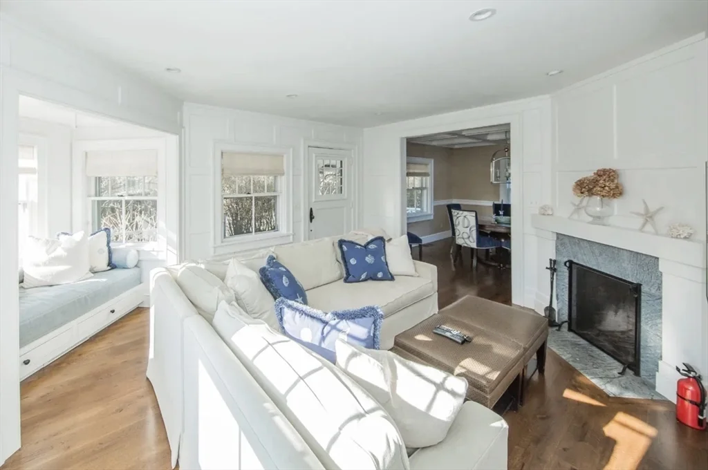 4 bed, 3 bath apartment for rent at 28 Morey Ln, Nantucket — photo 1 of 41