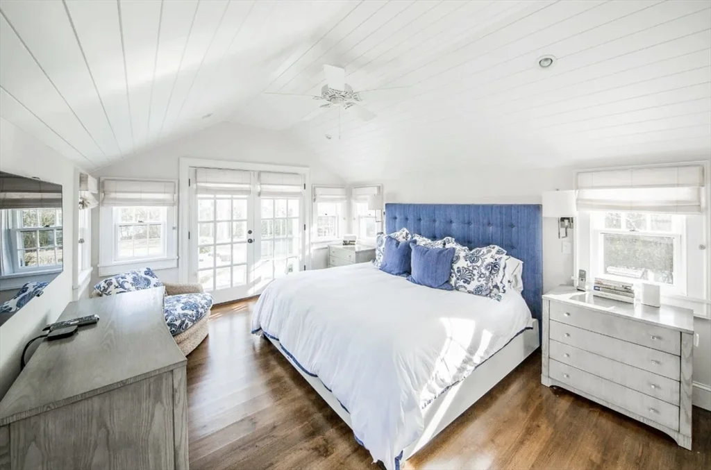 4 bed, 3 bath apartment for rent at 28 Morey Ln, Nantucket — photo 8 of 41