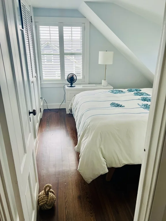 4 bed, 3 bath apartment for rent at 28 Morey Ln, Nantucket — photo 13 of 41