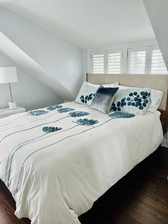 4 bed, 3 bath apartment for rent at 28 Morey Ln, Nantucket — photo 12 of 41